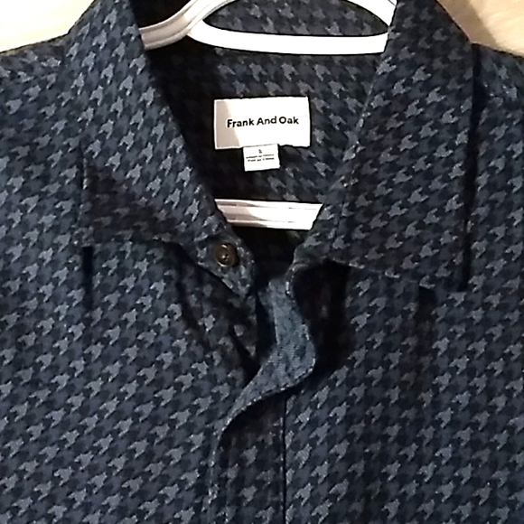 Men's Frank And Oak button down shirt - Picture 3 of 3